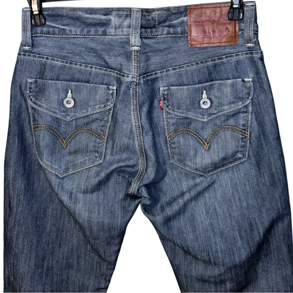 Levi’s 514 Medium Wash Slim Straight Blue Jeans Size 31 x 30